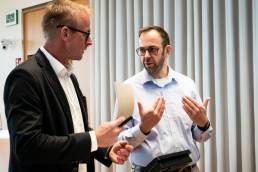 kamasys sales representative in conversation