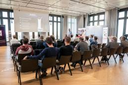 kamasys bei einem Symposium in München
