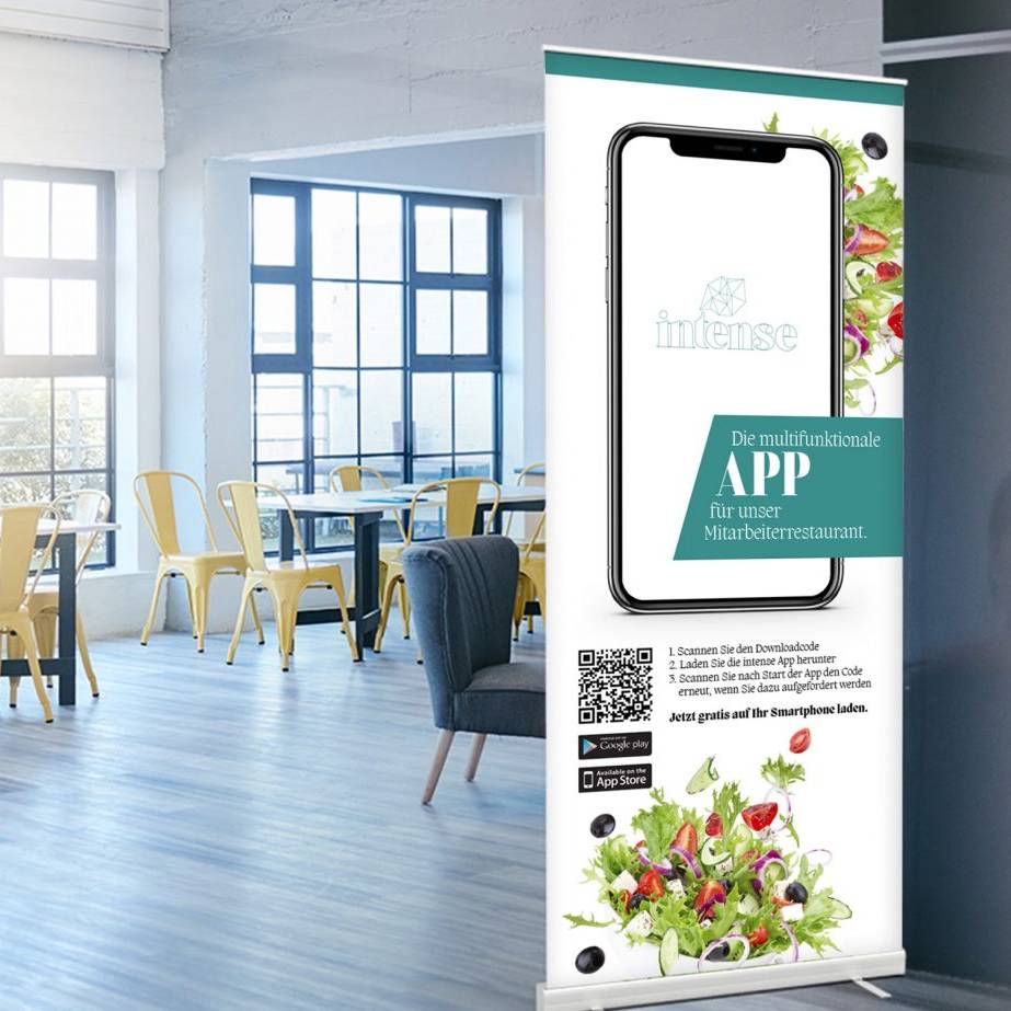 Marketingpaket von kamasys: Roll-Up im Betriebsrestaurant